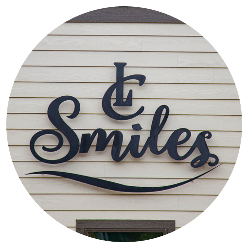 LC Smiles logo